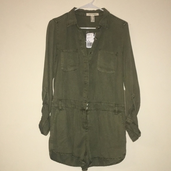 Forever21 Jumper/Romper Olive Green - Picture 3 of 4